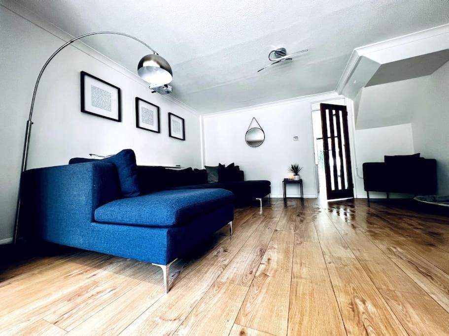 Villa Entire Modern House In Tamworth - 2 Double Beds + Free Parking Exterior foto